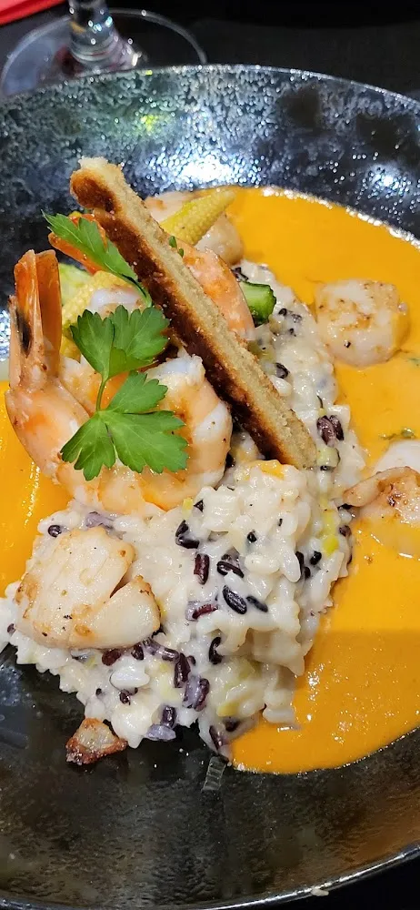 Duo de St Jacques Et Gambas Risotto Crémeux Et Petits Légumes